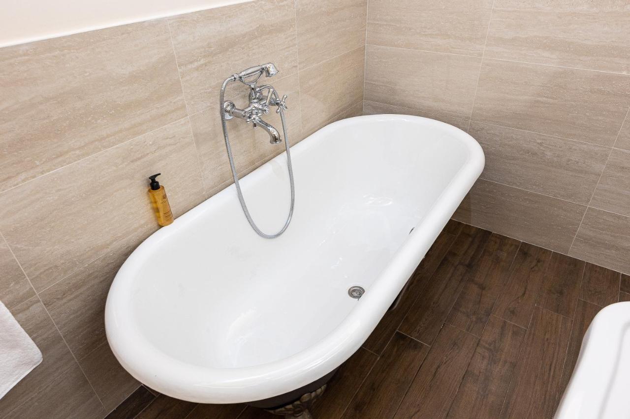 רומא Spa Apartment Via Barberini מראה חיצוני תמונה